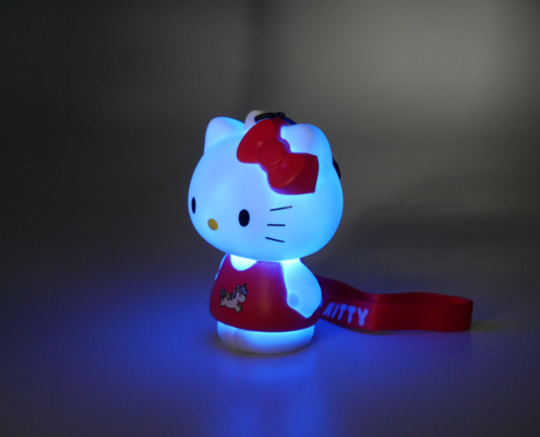 811320 HELLO KITTY UNICORN LIGHT-UP SID BLUE HD Figurine lumineuse Hello Kitty Licorne avec dragonne 9