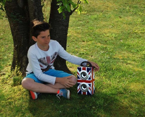 TEKNOFUN TOUR SPEAKER UK GRUNGE_ EN SITUATION Enceinte sans fil radio FM UK 4