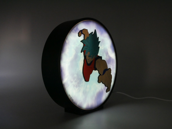 DRAGON BALL SUPER – DÉCORATION LUMINEUSE GOKU SUPER SAIYAN BLUE 13