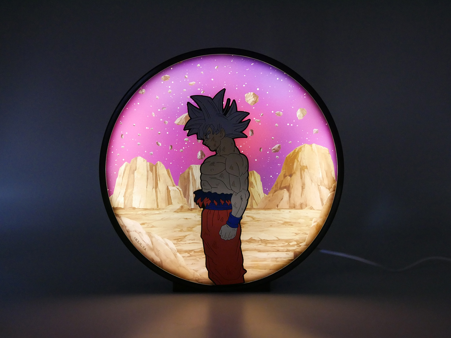 DRAGON BALL SUPER – DÉCORATION LUMINEUSE GOKU ULTRA INSTINCT 17