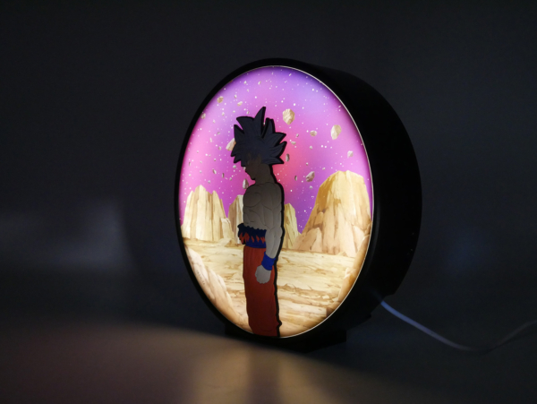 DRAGON BALL SUPER – DÉCORATION LUMINEUSE GOKU ULTRA INSTINCT 9